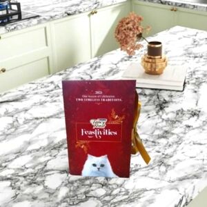 NIB FANCY FEAST LIMITED EDITION FEASTIVITIES ORNAMENT & COOKIE CUTTER  2021